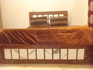 የሚሸጥ 150 አልጋ + ፍራሽ በጣም ቆንጆ ይዞታ ላይ ያለ