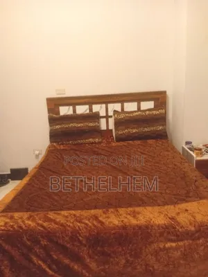 የሚሸጥ 150 አልጋ + ፍራሽ በጣም ቆንጆ ይዞታ ላይ ያለ