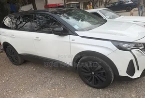 Peugeot 5008 2022 White