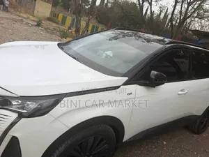 Peugeot 5008 2022 White