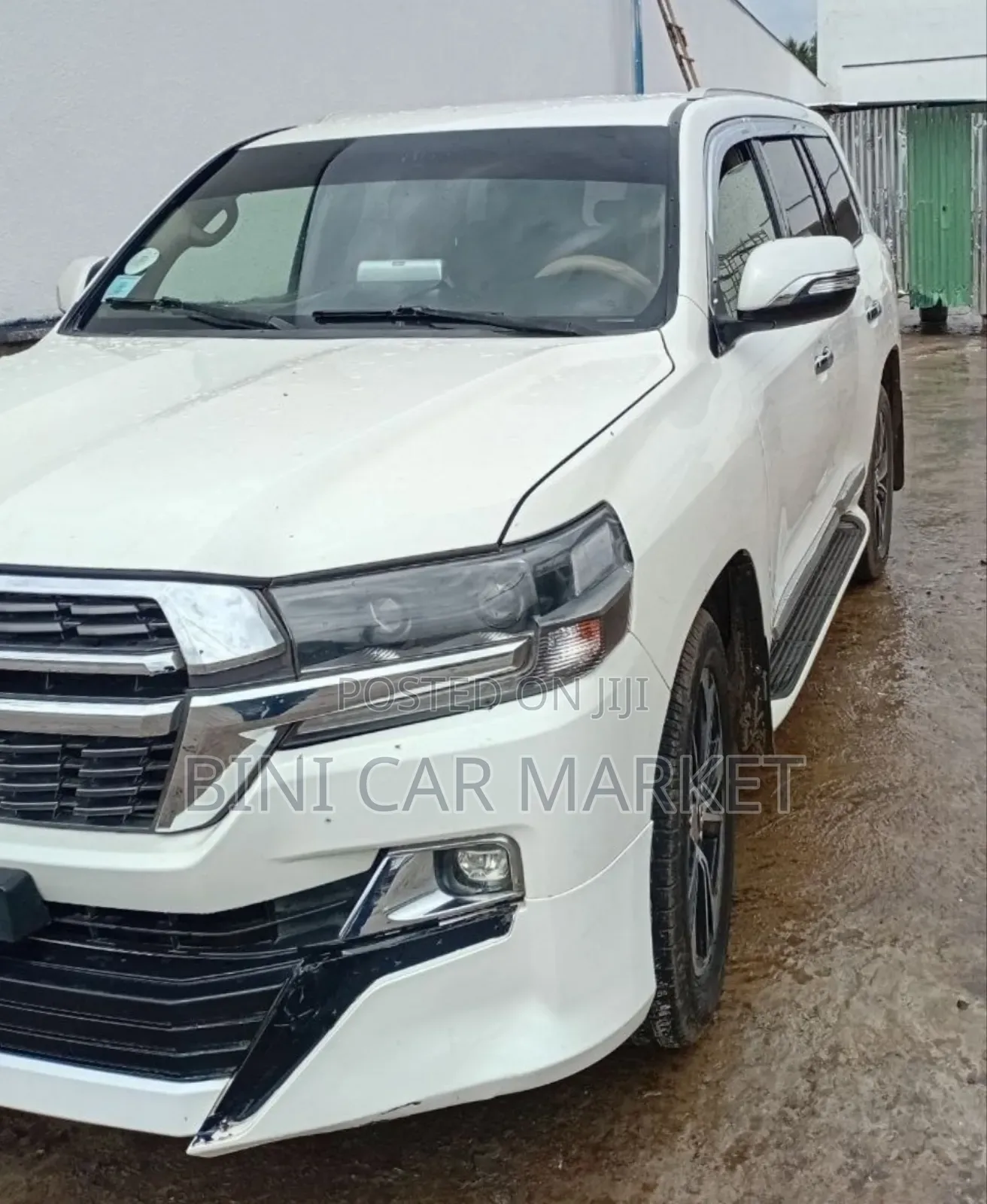 Toyota Land Cruiser 2010 White