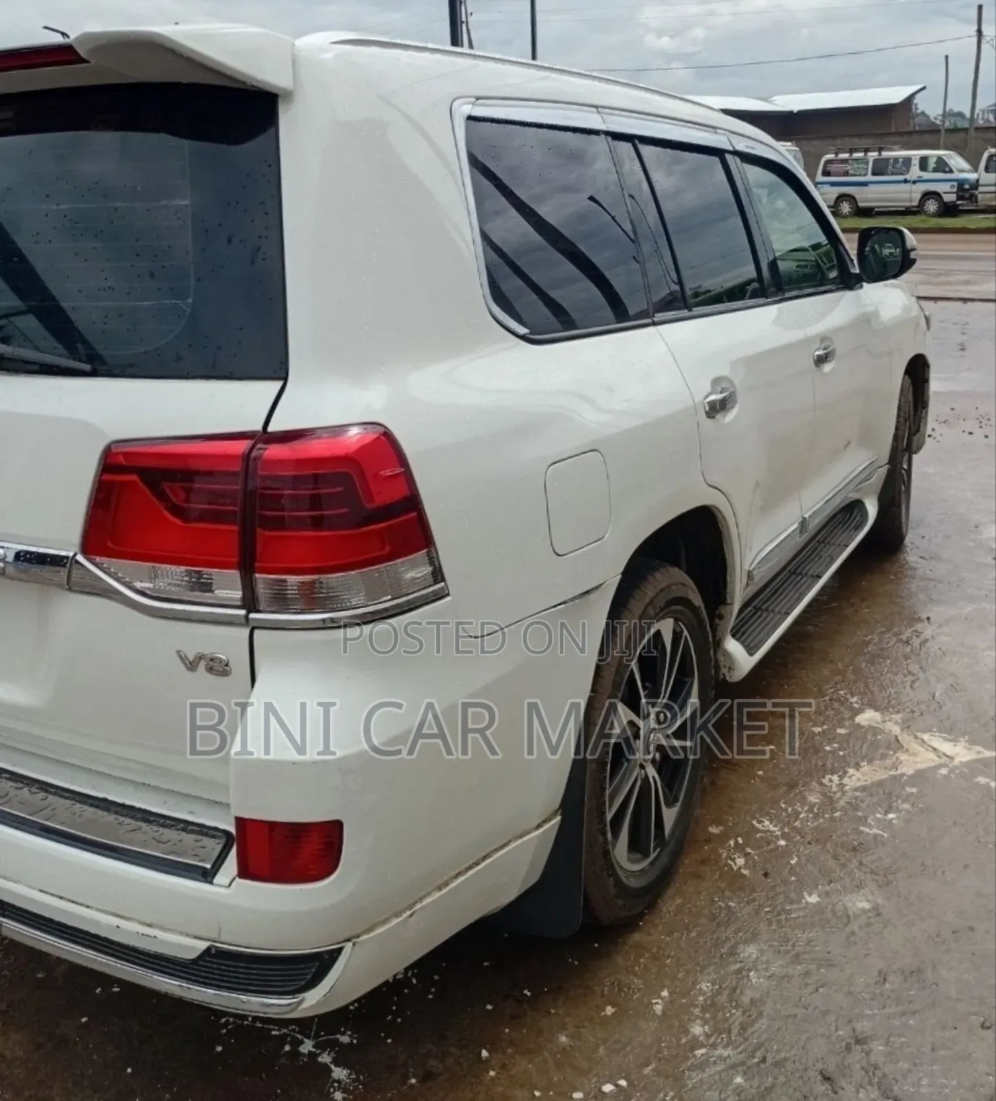 Toyota Land Cruiser 2010 White