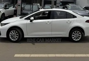 Toyota Corolla 2023 White