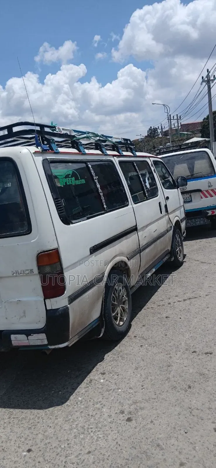 Toyota HiAce 2001 White