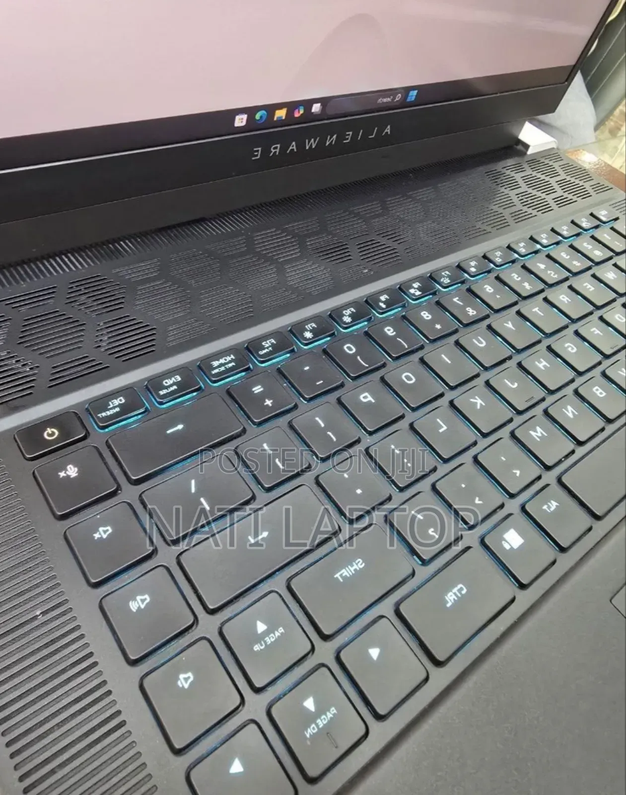 New Laptop Alienware M15 r3 16GB Intel Core Ultra 7 SSD 1T