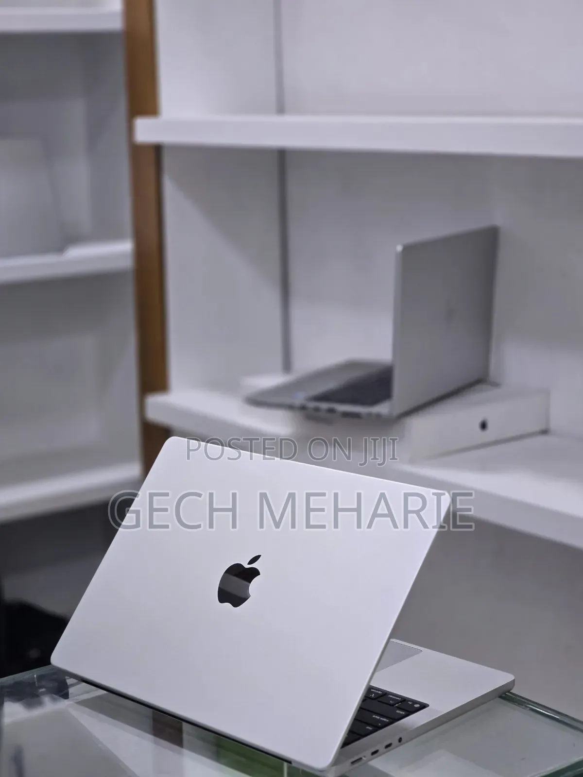 New Laptop Apple Macbook Pro 2025 M5 14-inch 16GB Apple M5 SSD 512GB