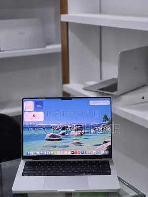 New Laptop Apple Macbook Pro 2025 M5 14-inch 16GB Apple M5 SSD 512GB