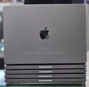 New Laptop Apple MacBook Pro M1 32GB Apple M1 Pro SSD 512GB