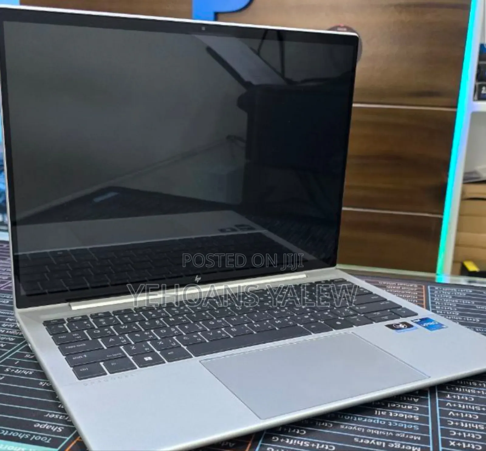 New Laptop HP Dragonfly Folio 16GB Intel Core i7 SSD 512GB