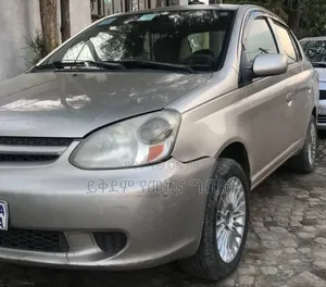 Toyota Platz 2005 Silver