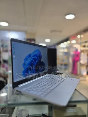 New Laptop HP Stream Notebook 8GB Intel Core i7 SSD 512GB