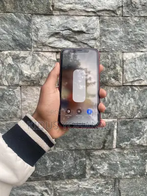 Apple iPhone XR 64 GB Red