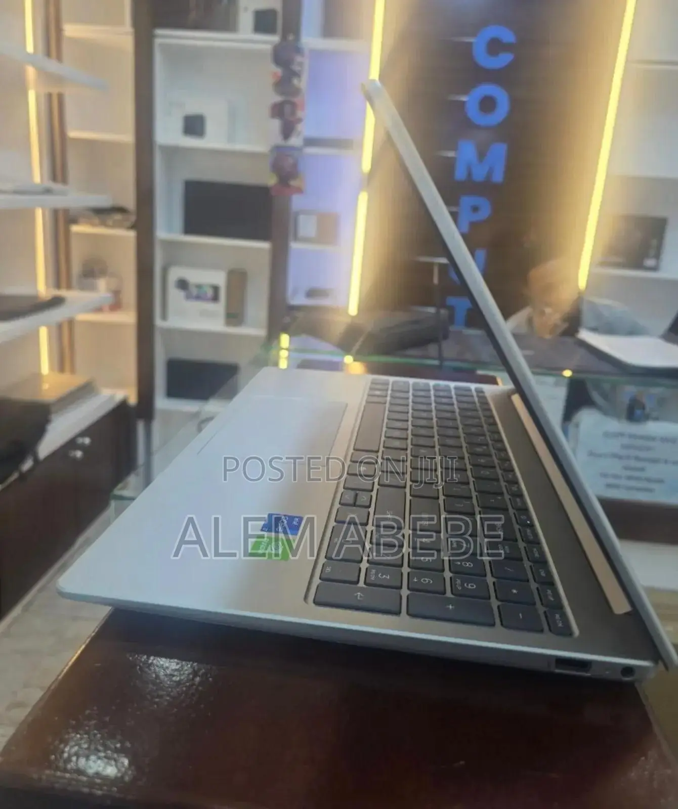 New Laptop HP Stream Notebook 8GB Intel Core i7 SSD 512GB