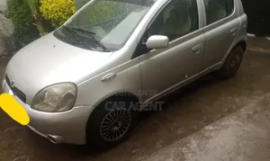Toyota Vitz 2001 Silver