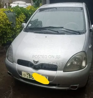 Toyota Vitz 2001 Silver