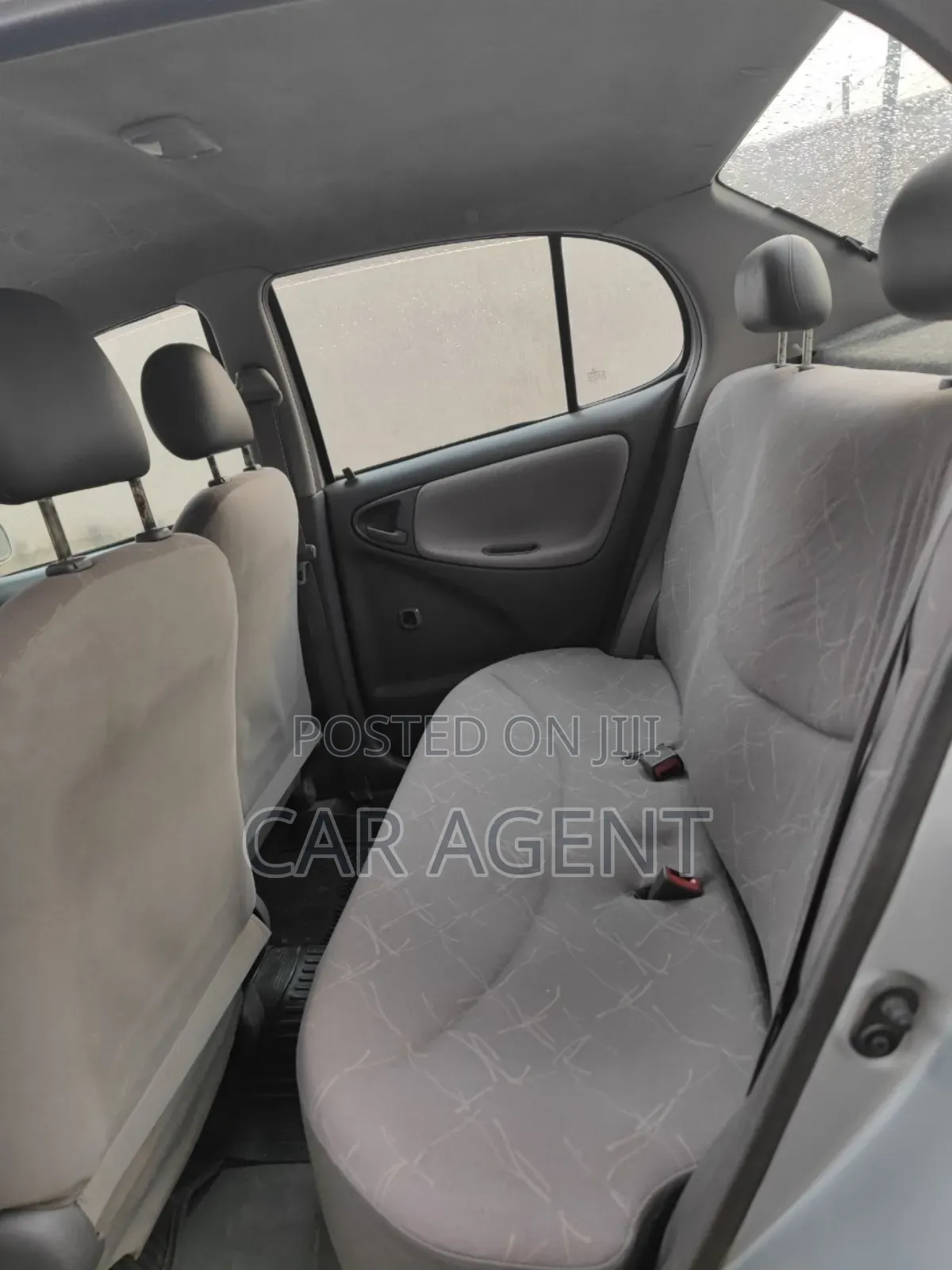 Toyota Platz 2001 Silver