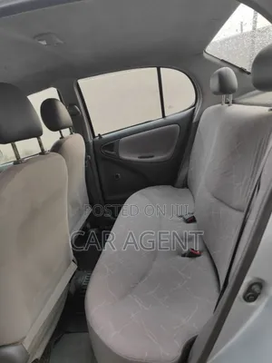 Toyota Platz 2001 Silver