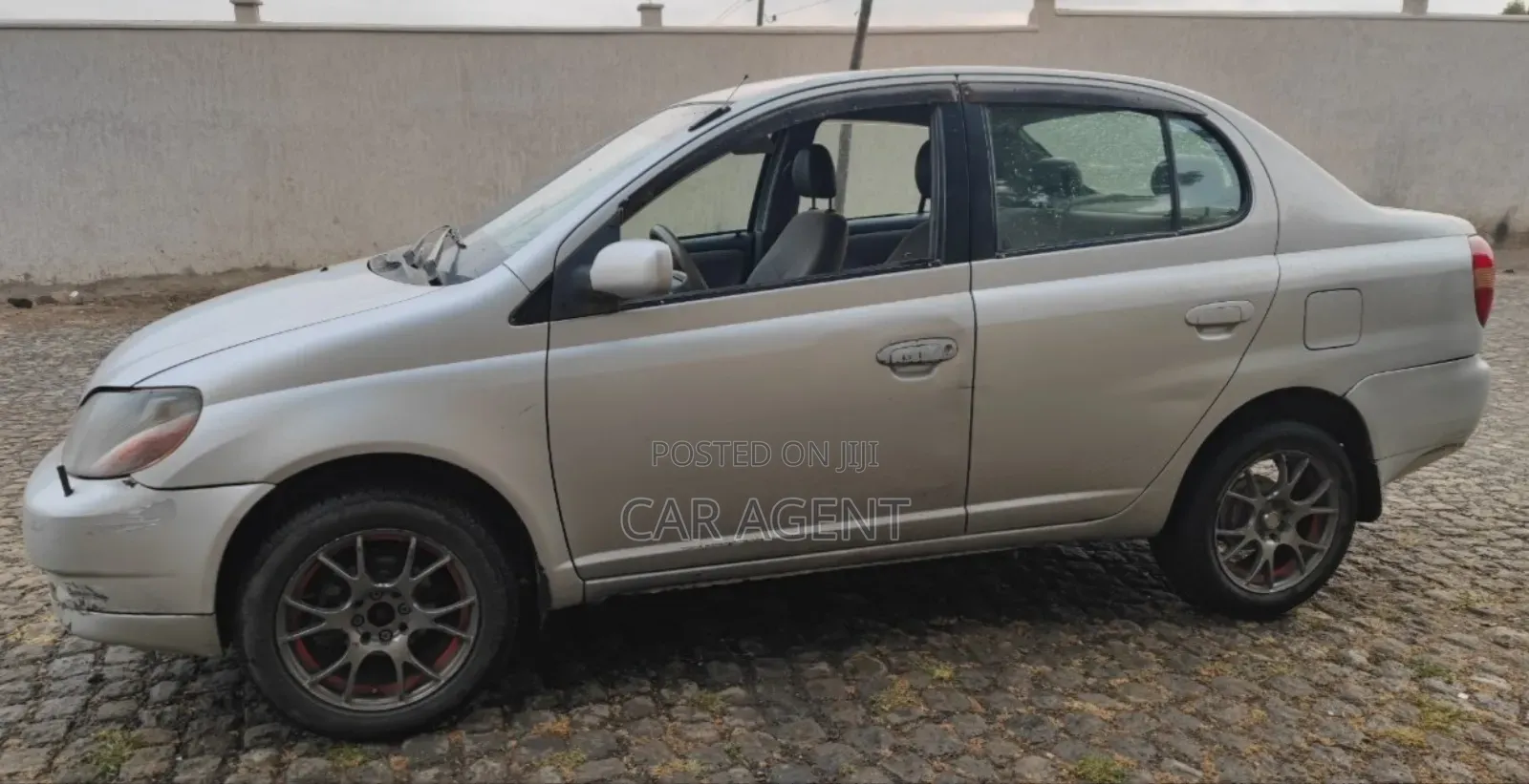Toyota Platz 2001 Silver