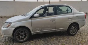 Toyota Platz 2001 Silver