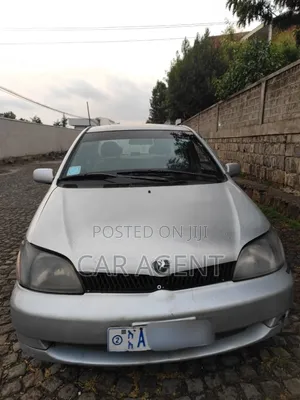 Toyota Platz 2001 Silver
