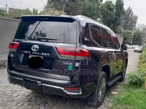 Toyota Land Cruiser 3.3 Diesel 4WD 2022 Black