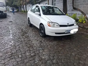 Toyota Platz 2002 White