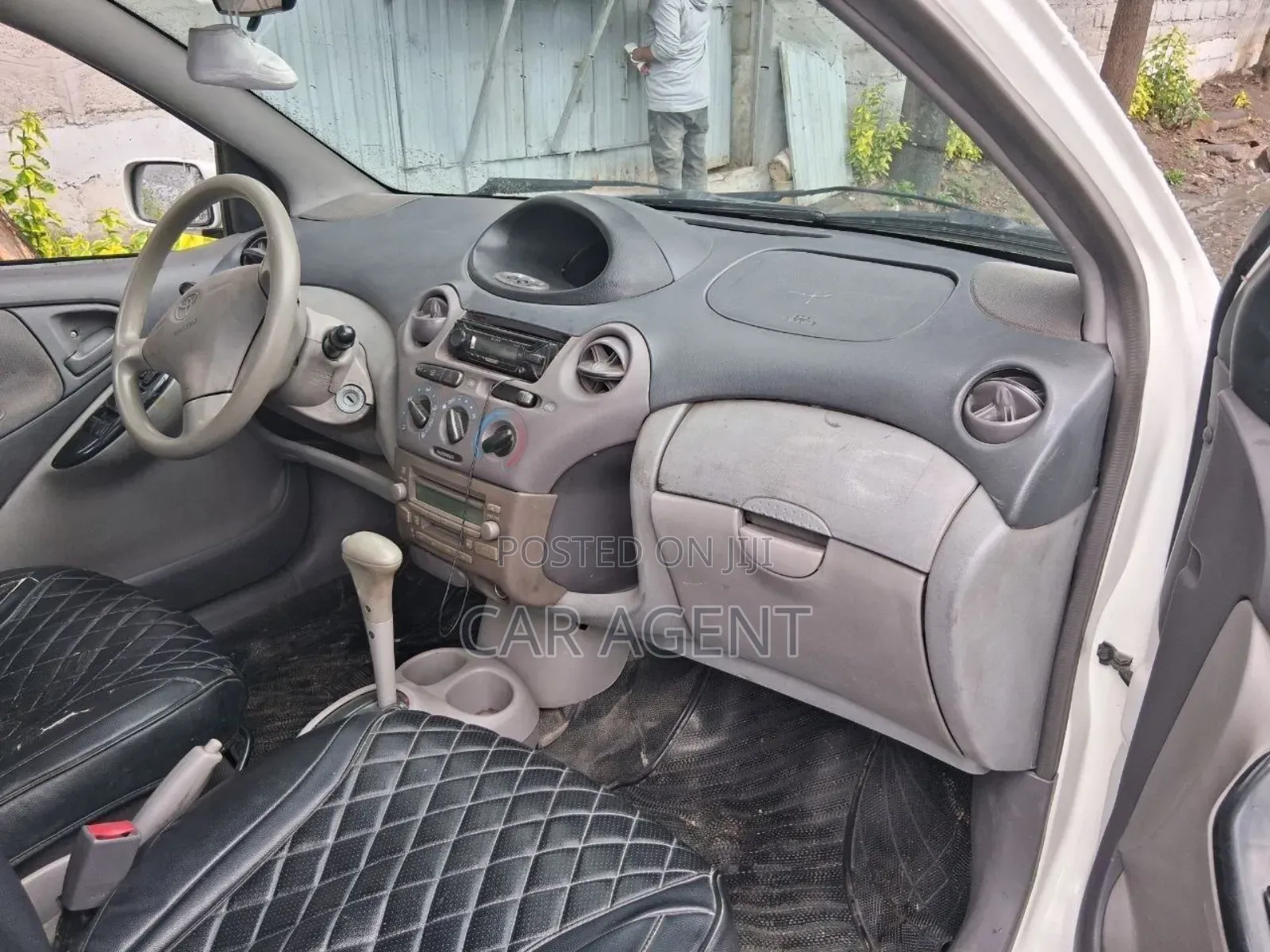 Toyota Platz 2002 White