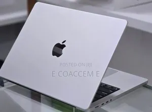 New Laptop Apple MacBook 16GB SSD 512GB