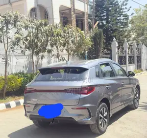 BYD E2 43 kWh 94 hp FWD 2025 Gray