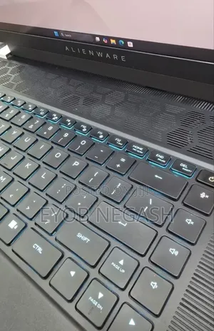 New Laptop Alienware M15 r3 16GB Intel Core Ultra 7 SSD 1T