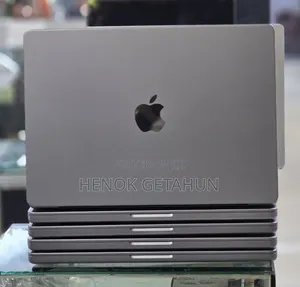 New Laptop Apple MacBook Pro M1 32GB Apple M1 Pro SSD 512GB
