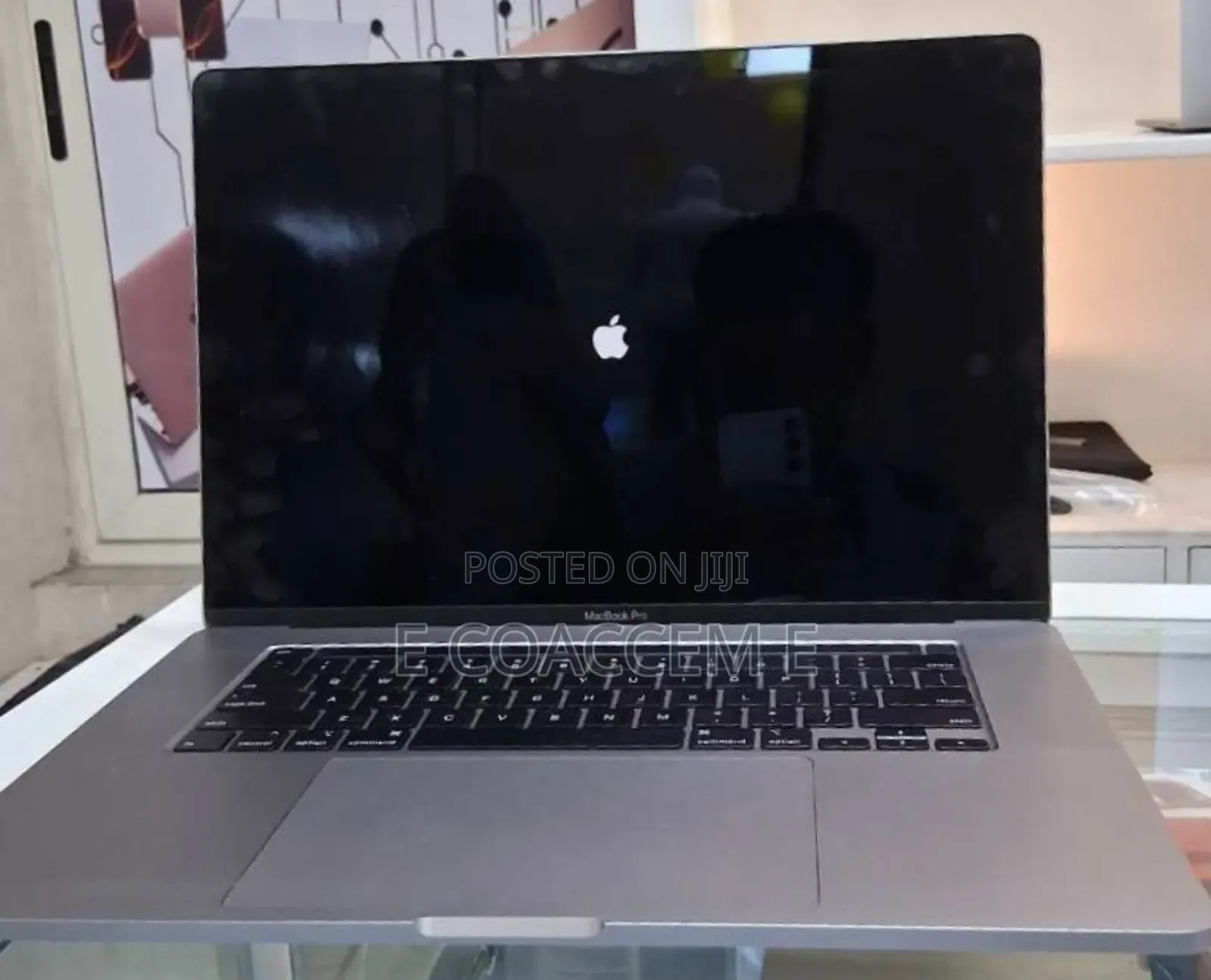 New Laptop Apple MacBook 32GB Intel Core i9 SSD 512GB