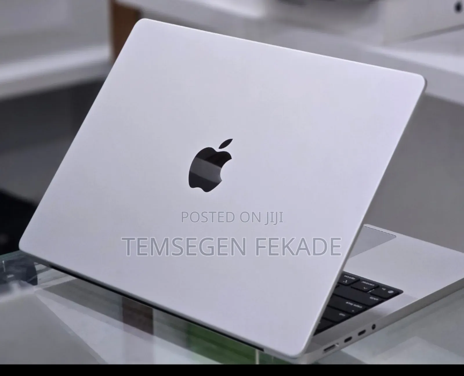 New Laptop Apple MacBook Pro 16GB Apple M5 SSD 512GB