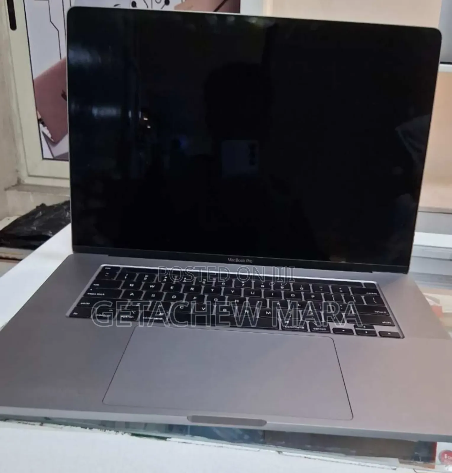 New Laptop Apple MacBook Pro 2019 32GB Intel Core i9 SSD 512GB