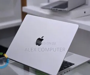 New Laptop Apple Macbook Pro 2025 M5 14-inch 16GB Apple M5 SSD 512GB