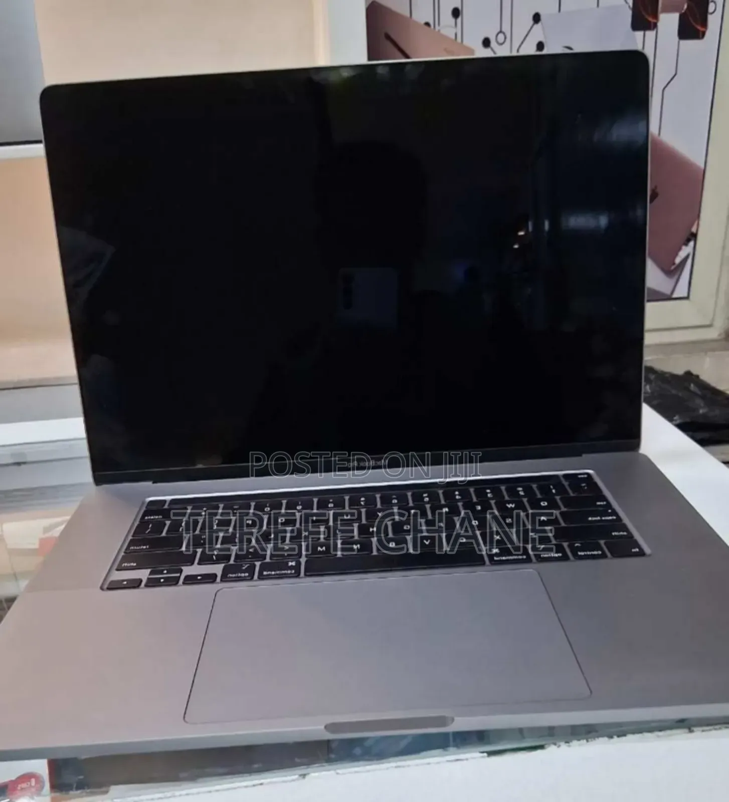 New Laptop Apple MacBook Pro 2019 32GB Intel Core i9 SSD 512GB
