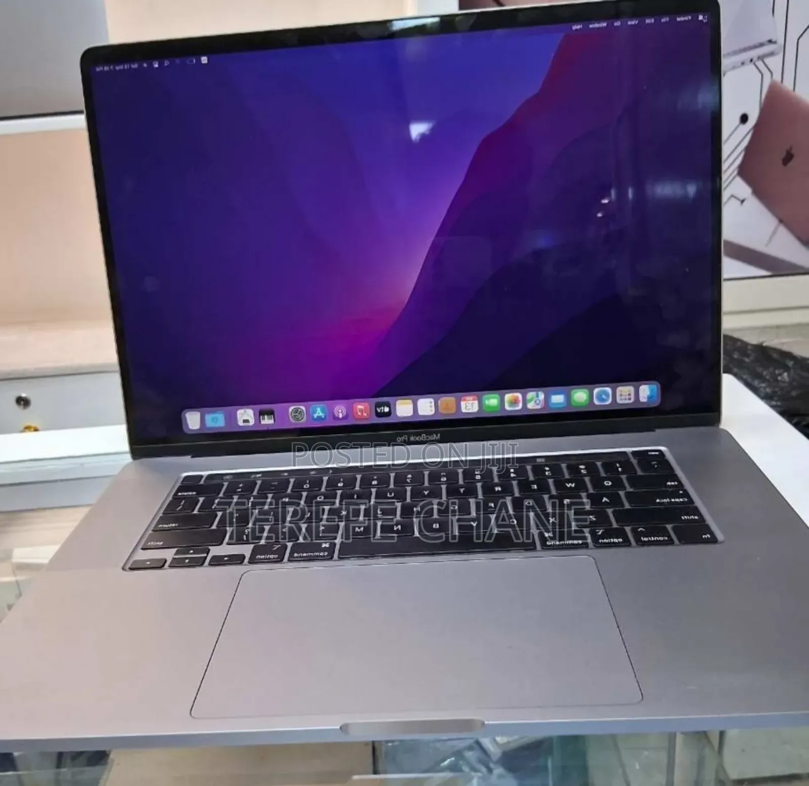 New Laptop Apple MacBook Pro 2019 32GB Intel Core i9 SSD 512GB