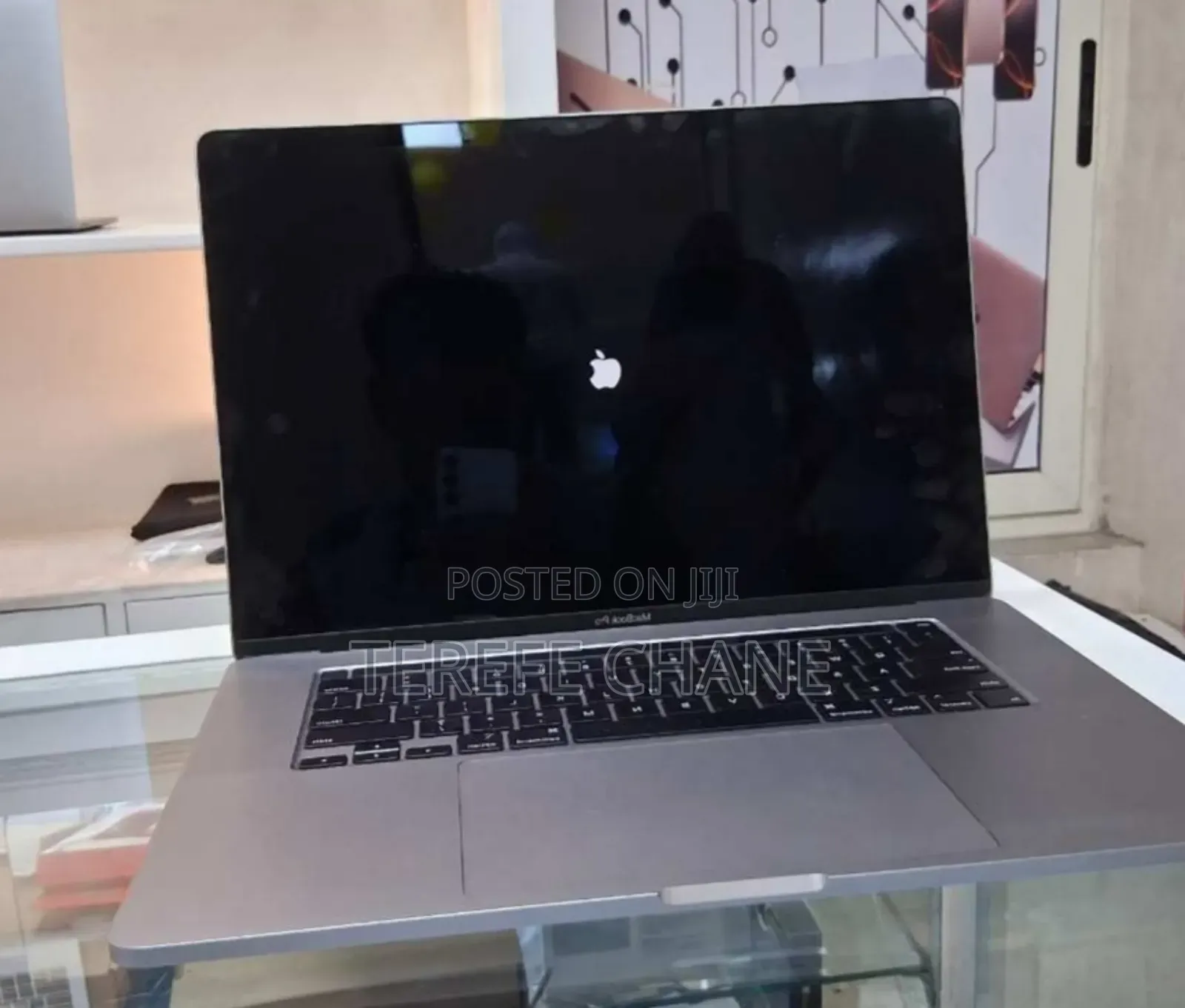 New Laptop Apple MacBook Pro 2019 32GB Intel Core i9 SSD 512GB