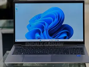 New Laptop HP ZBook Studio G8 16GB Intel Core i7 SSD 512GB