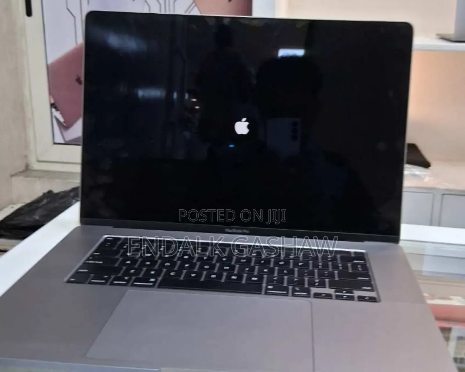 New Laptop Apple MacBook Pro 2019 32GB Intel Core i9 SSD 512GB