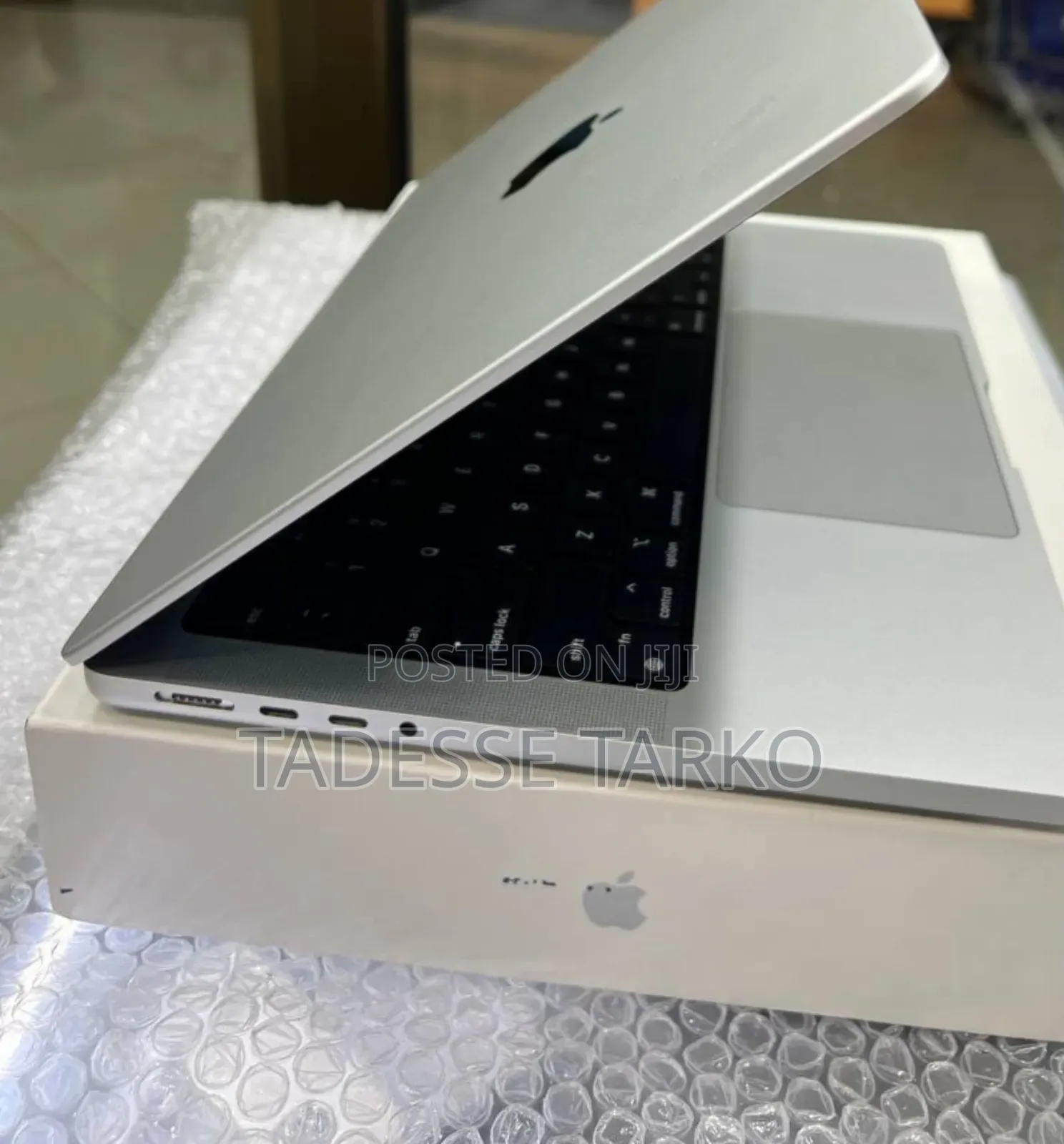 New Laptop Apple MacBook Pro 2021 M1 16GB Apple M1 Pro SSD 512GB