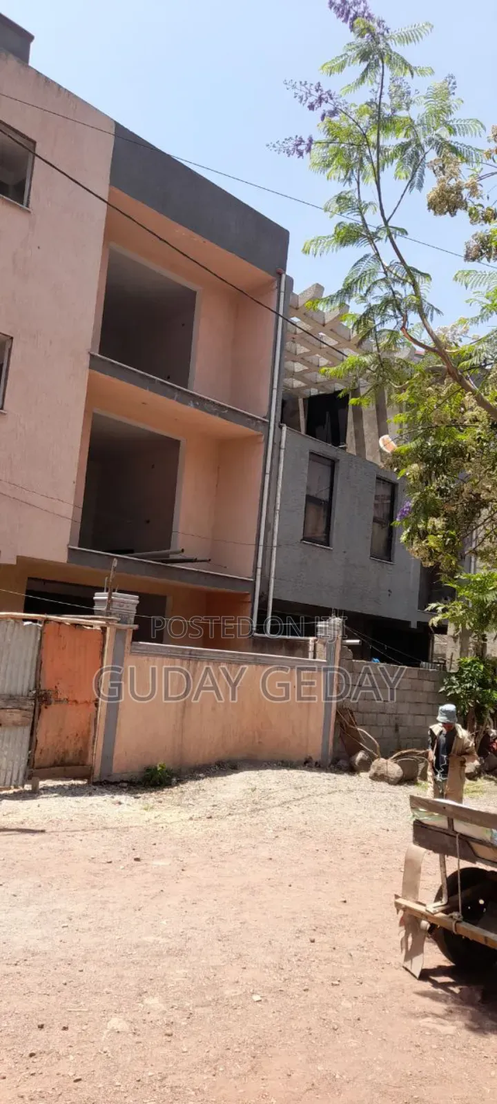 5bdrm House in Akaky Kaliti for sale