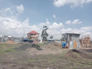የሚሸጥ 175 ካሬ መሬት