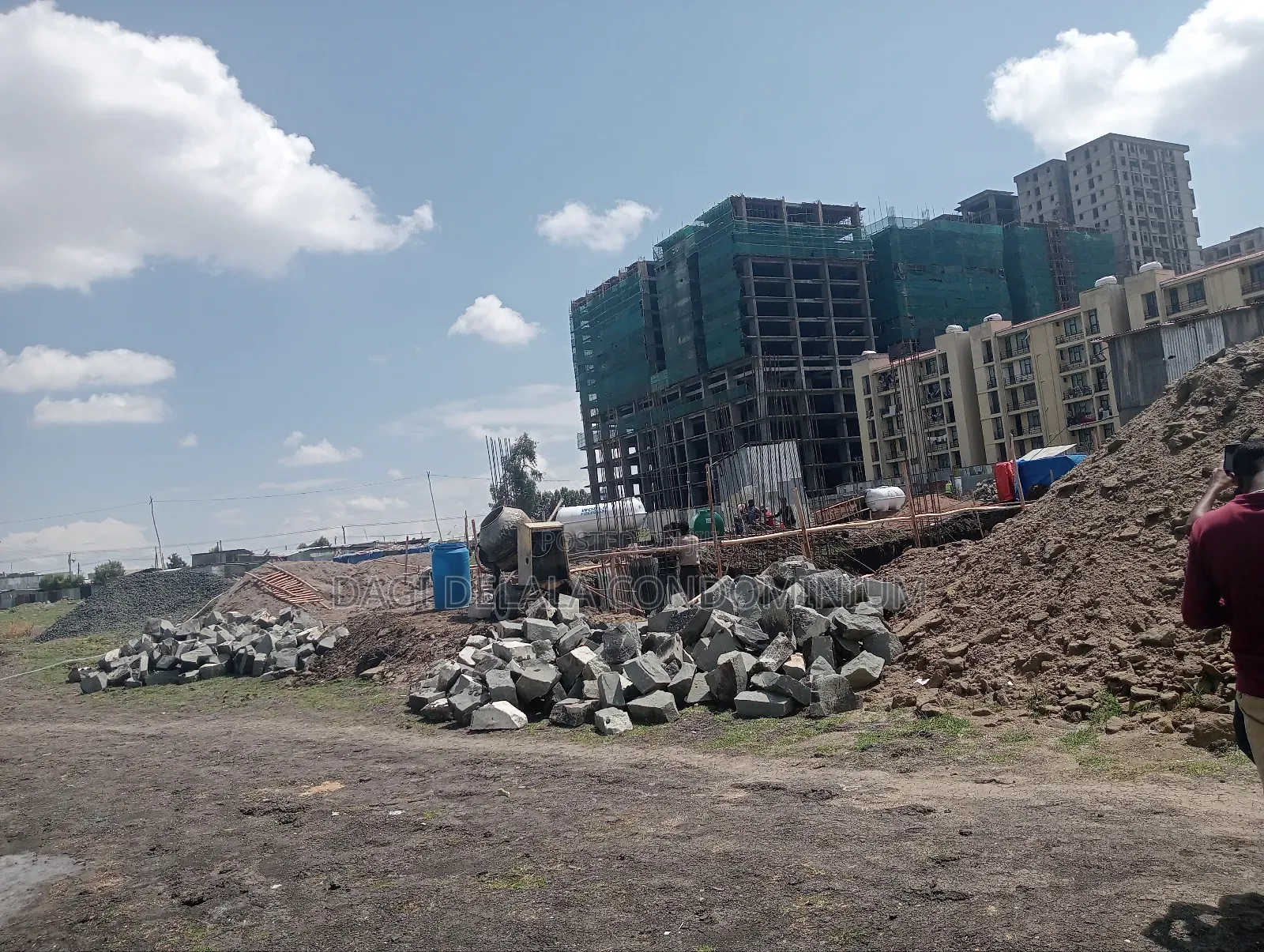 የሚሸጥ 175 ካሬ መሬት