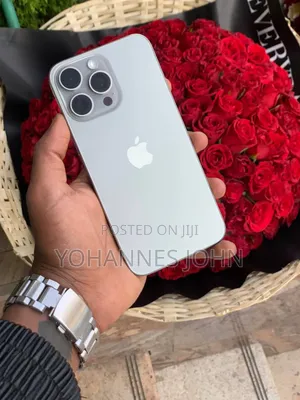 New Apple iPhone 15 Pro Max 256 GB Silver