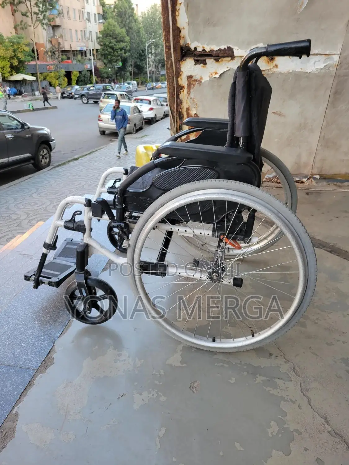 Used Orginal Europe Wheelchair愕出standard Wheels Provided