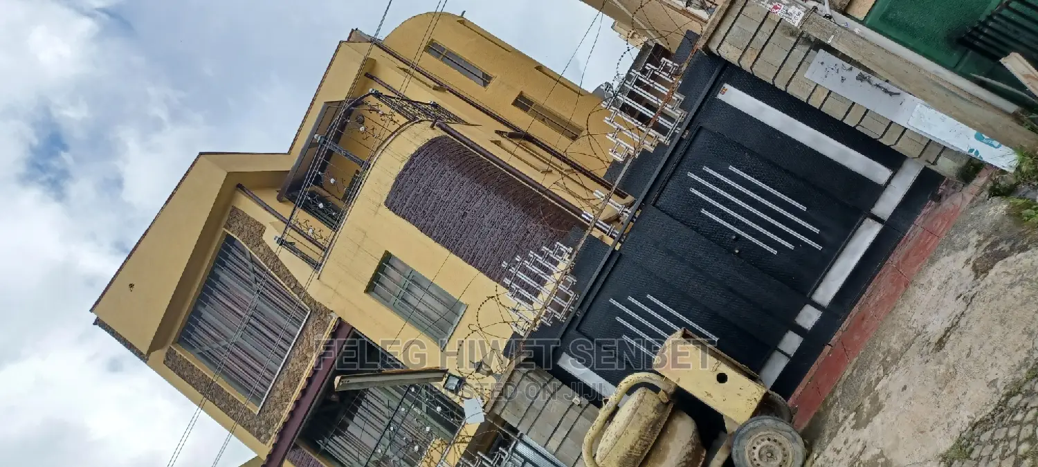 6bdrm House in አአ, Bole for Sale