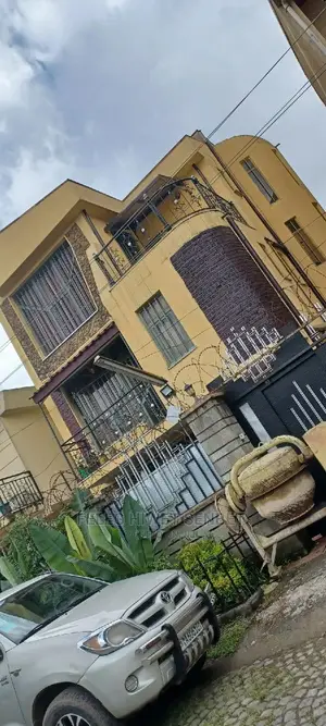 6bdrm House in አአ, Bole for Sale