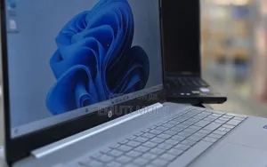 New Laptop HP Stream Notebook 8GB Intel Core i7 SSD 512GB