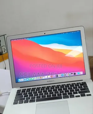 New Laptop Apple MacBook 8GB Intel Core i7 SSD 512GB